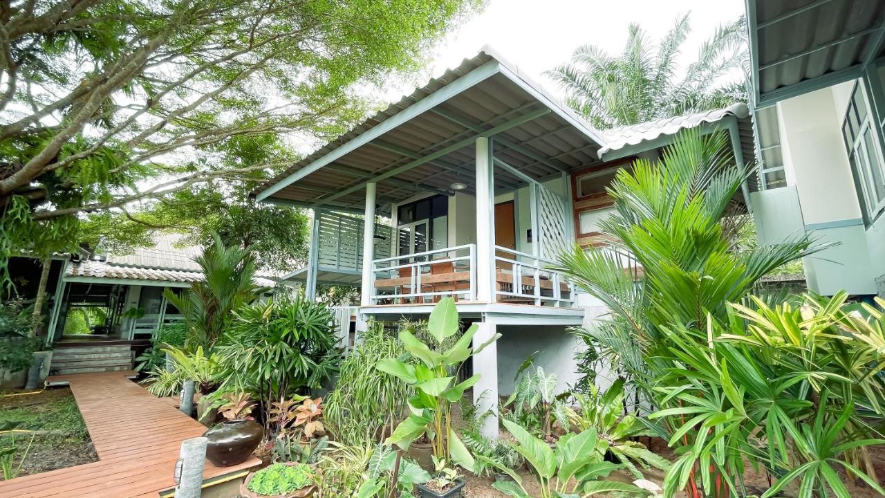 Rimsira Villa Chumphon Exteriör bild