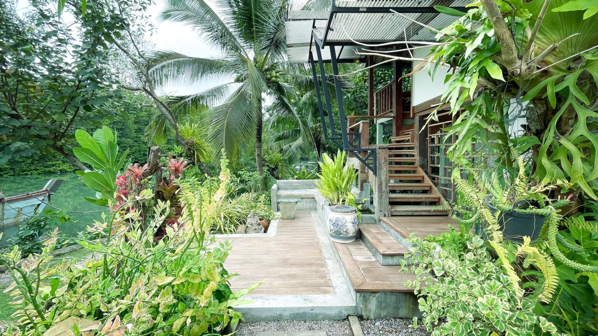 Rimsira Villa Chumphon Exteriör bild