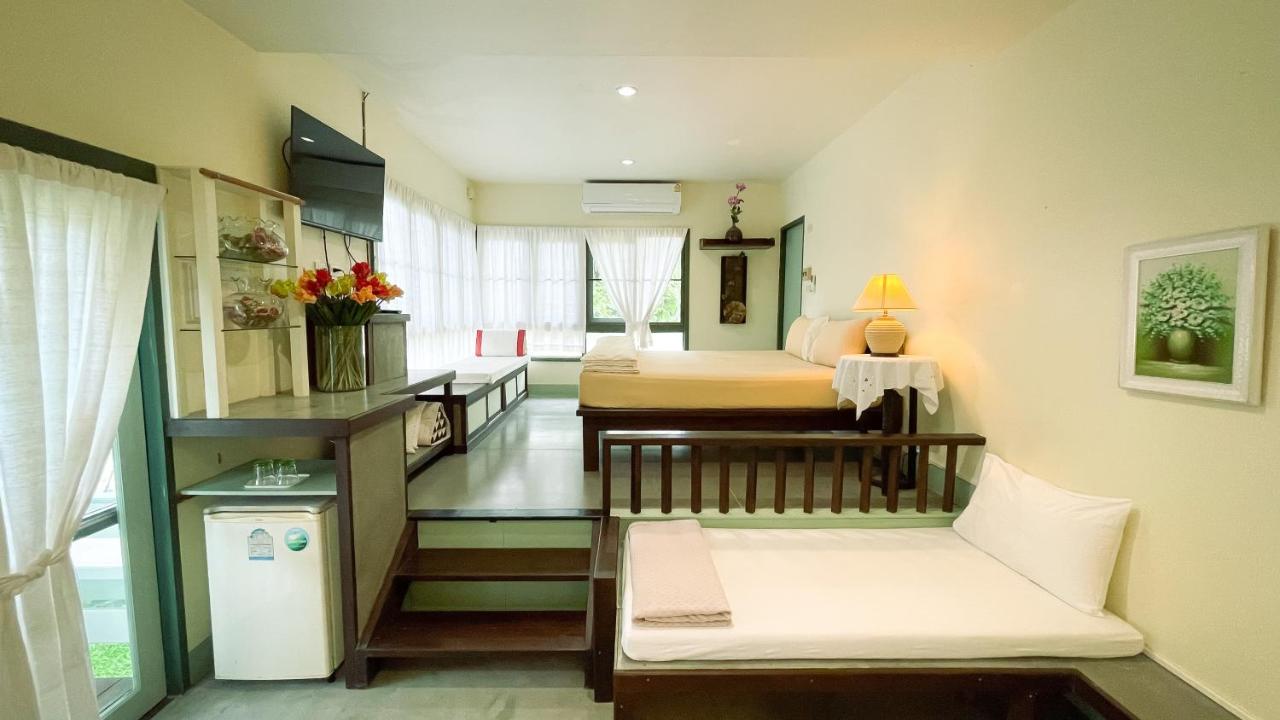 Rimsira Villa Chumphon Exteriör bild
