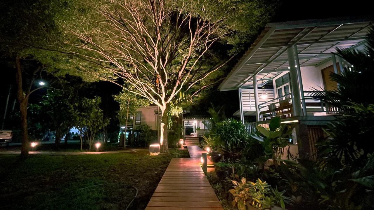 Rimsira Villa Chumphon Exteriör bild