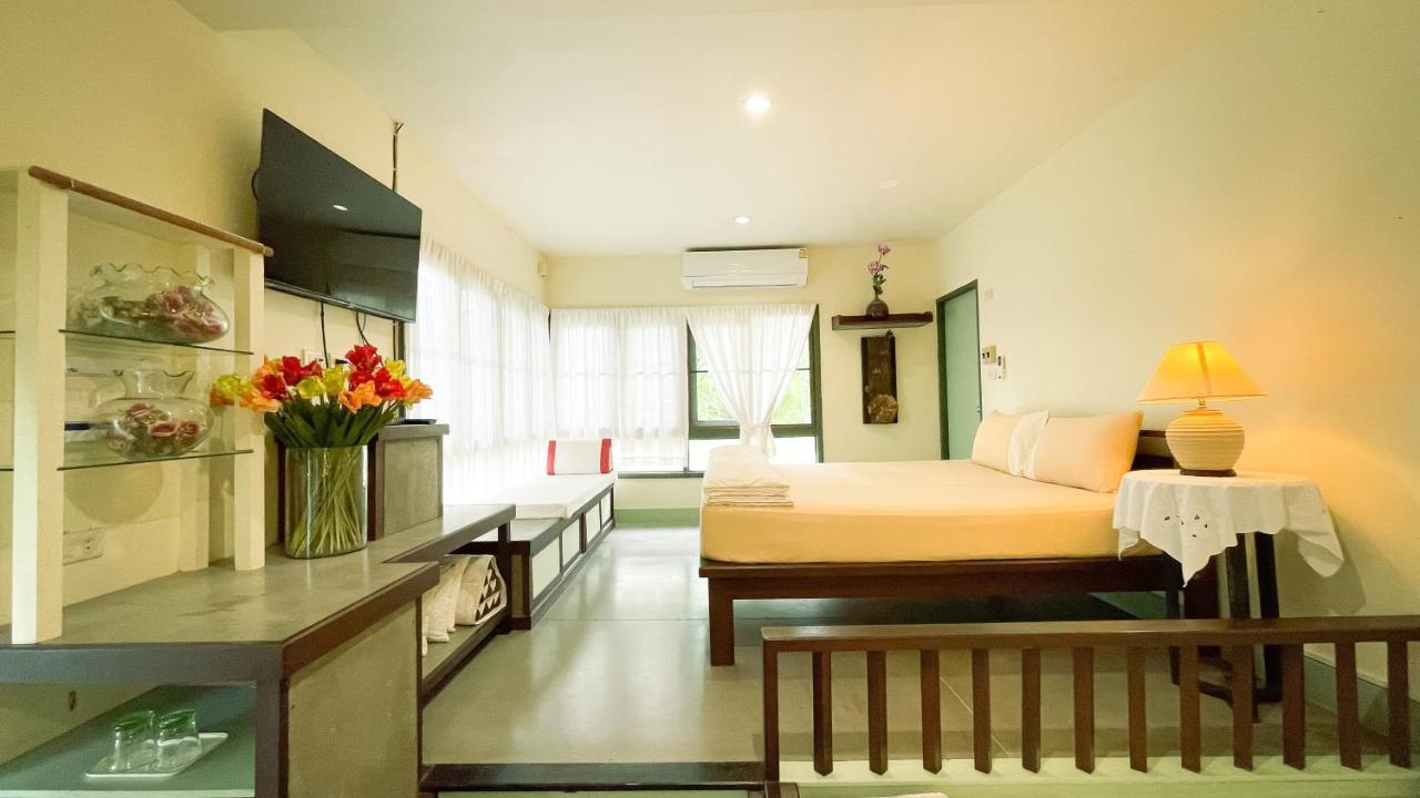 Rimsira Villa Chumphon Exteriör bild