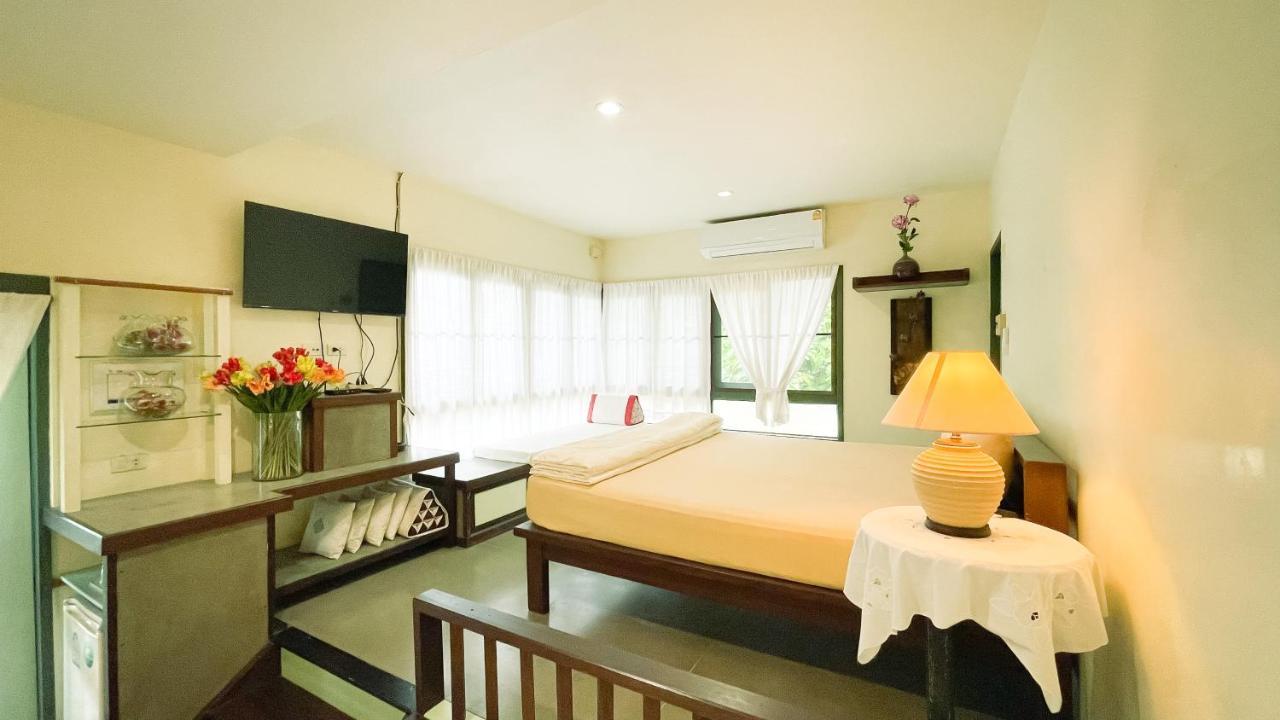 Rimsira Villa Chumphon Exteriör bild