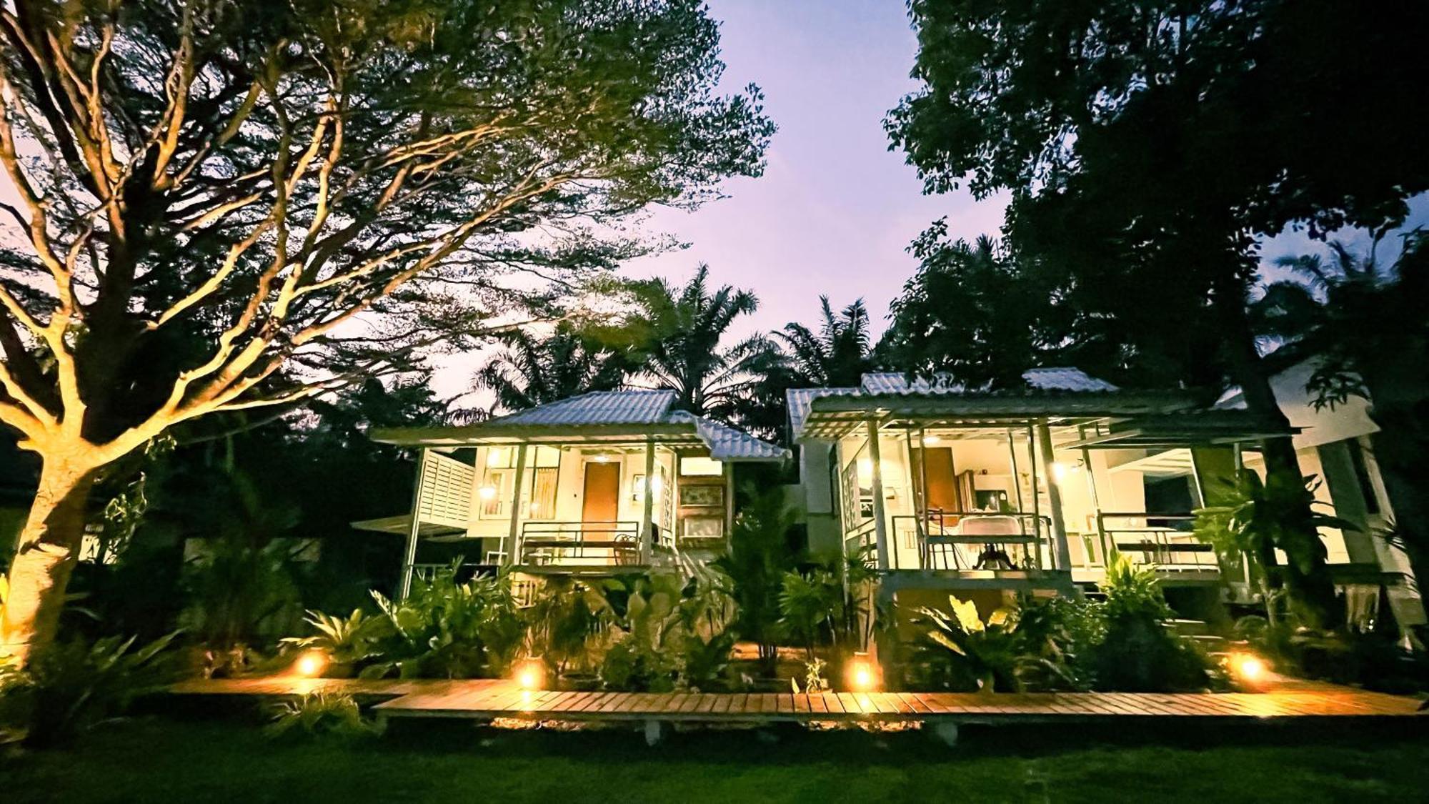 Rimsira Villa Chumphon Exteriör bild