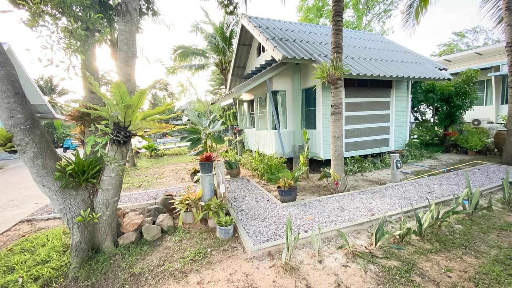 Rimsira Villa Chumphon Exteriör bild
